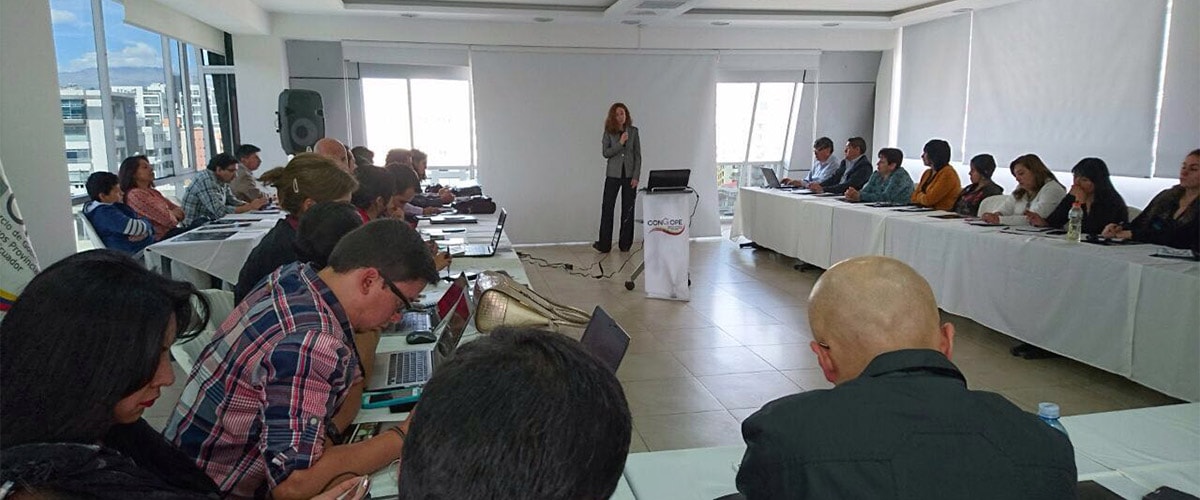 La Dr. Maite Vilalta imparte el curso 'Capacitación de Rentas Regionales' en Ecuador